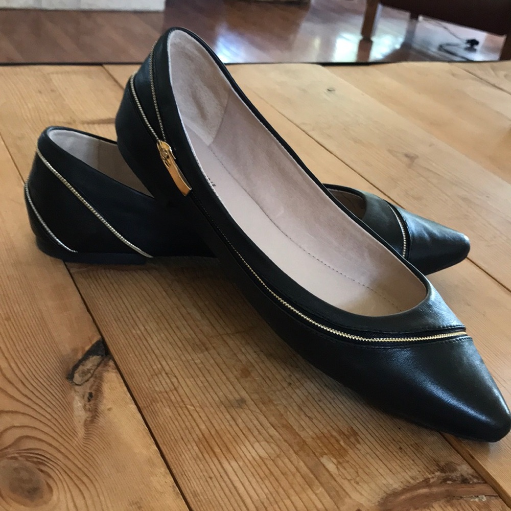 Gianni Bini Black Flats with Zipper Trim